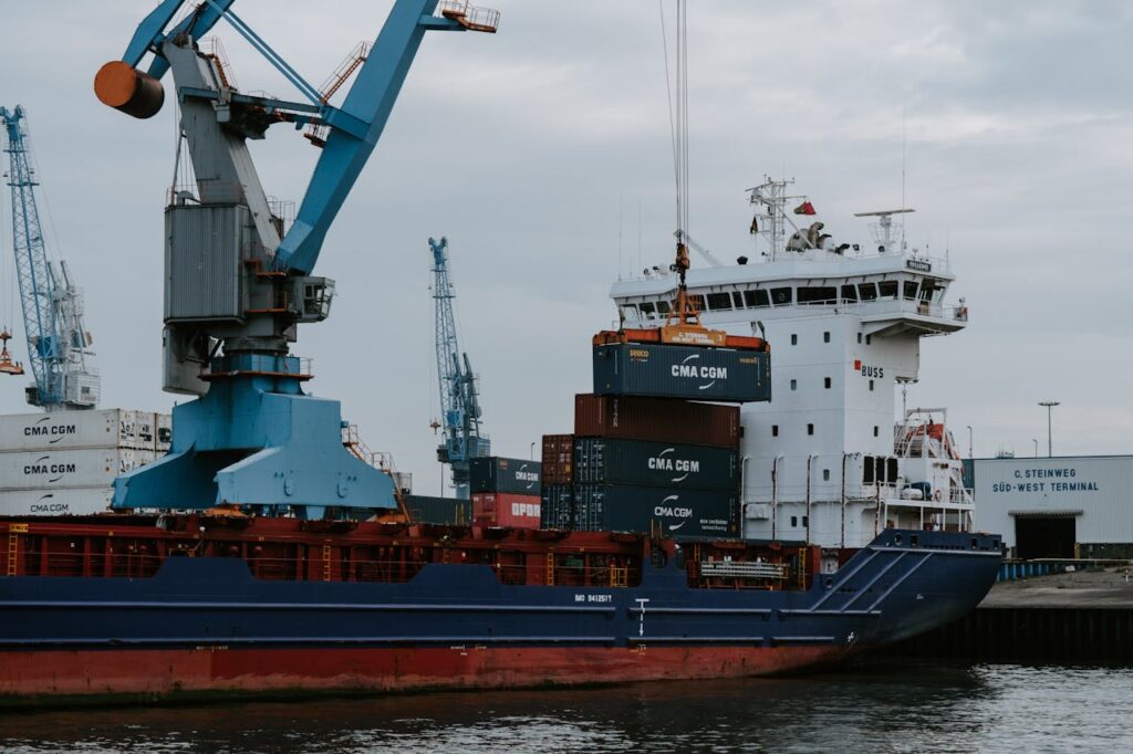 International sea freight services for container and cargo transportation worldwide