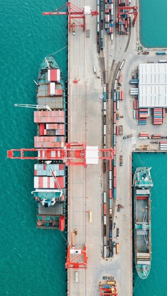 International sea freight services for container and cargo transportation worldwide